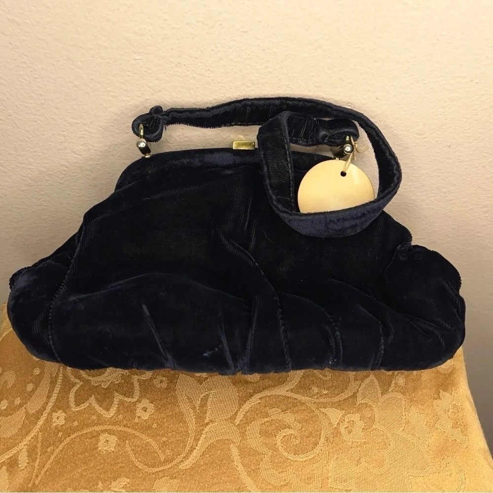 VINTAGE 1930’s ERA DARK BLUE VELVET HANDBAG PURSE RETRO PINUP SATIN LINED FORMAL